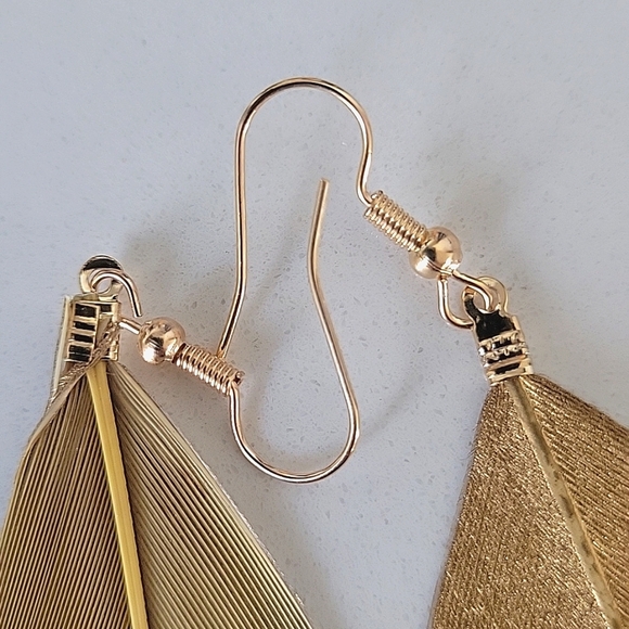 3/$30 Gold Faux Feather Earings - Picture 4 of 4